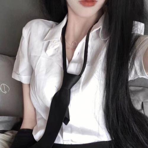 我才不要和人类恋爱呢